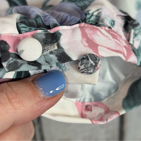 Torrid 1X | 14/16 Plus Size Babydoll Georgette Pintuck Long Sleeve Blouse Floral - Picture 3 of 15